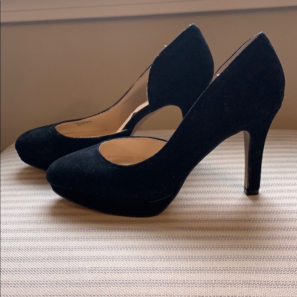 Adrienne Vittadini Black Suede Heels